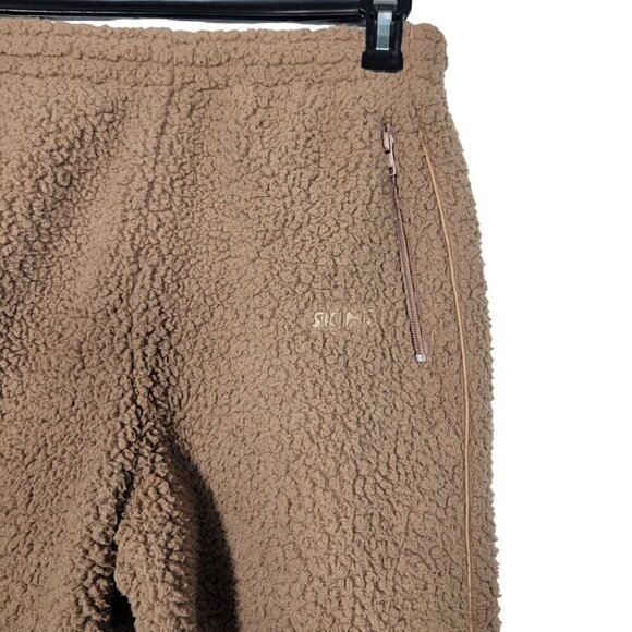 NWT Women's SKIMS Sherpa Teddy Joggers in Tiger Eye Tan Size S - Picture 3 of 14